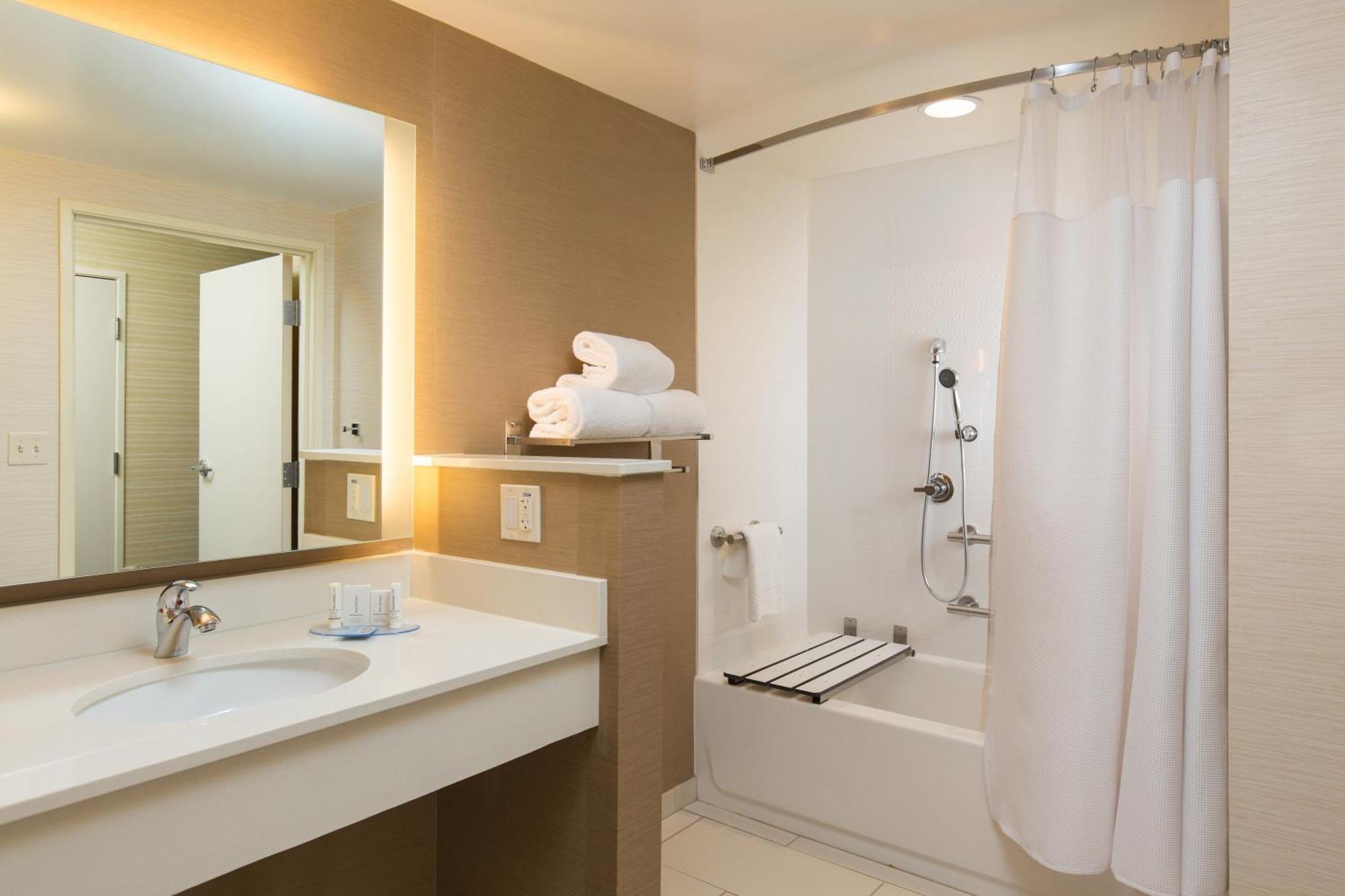 Hotel Fairfield & By Marriott Sacramento
