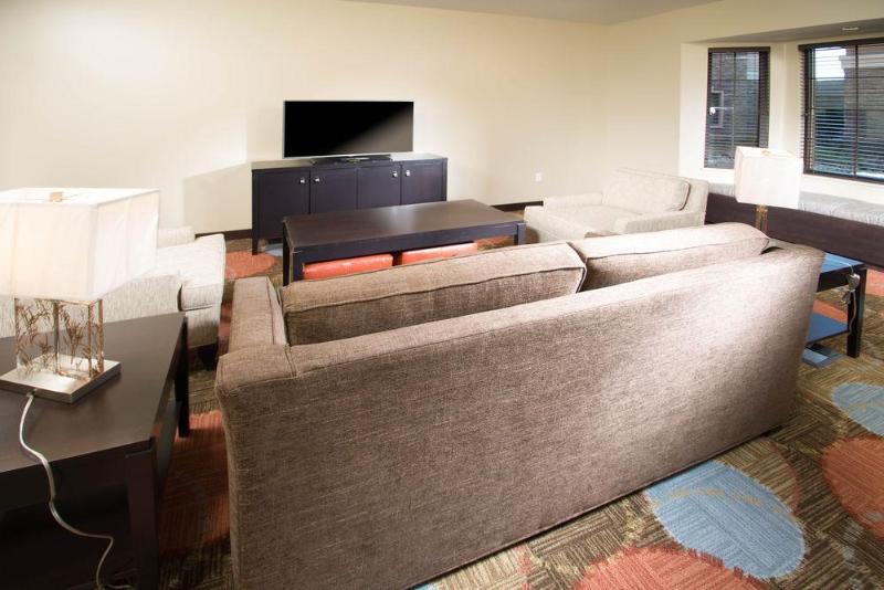 Hotel Fairfield & By Marriott Sacramento 3*
