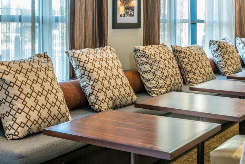 Hotel Fairfield & By Marriott Sacramento 3*