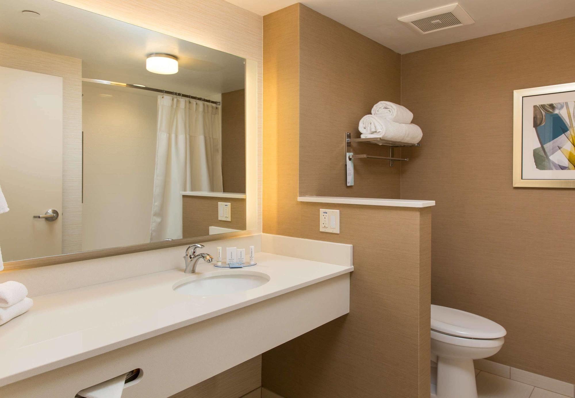Hotel Fairfield & By Marriott Sacramento 3*